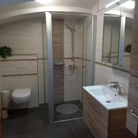 Nette In Zescha Mit Garten Und Terrasse Neschwitz
