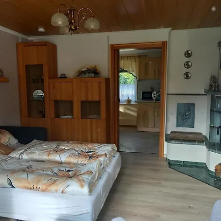 Nette In Zescha Mit Garten Und Terrasse