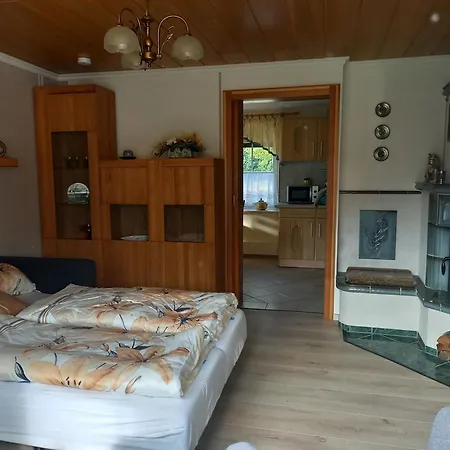 Nette In Zescha Mit Garten Und Terrasse