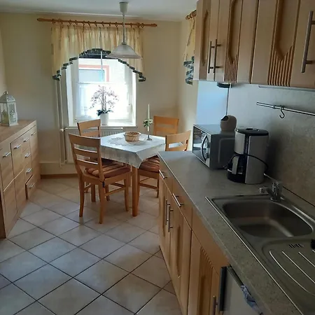 Apartment Nette In Zescha Mit Garten Und Terrasse *