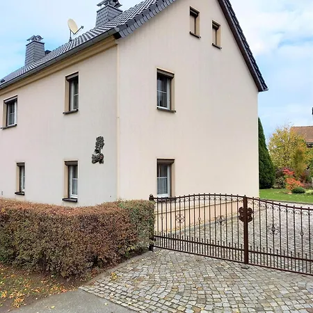 Apartment Nette In Zescha Mit Garten Und Terrasse Neschwitz